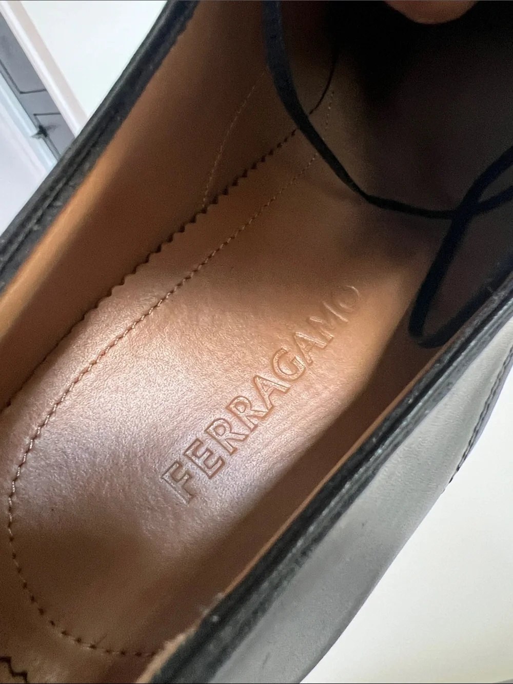 Ferragamo black leather derby dress shoes men’s size 10